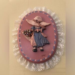 Vintage Placque Lace Border 3-D Girl Carrying Flowers By D. Rice 9” Georgia